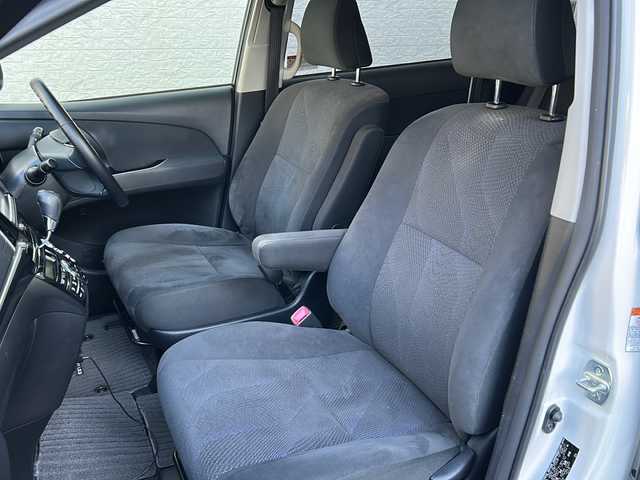 トヨタ エスティマ アエラス サイドリフトアップ 兵庫県 2016(平28)年 8.3万km ホワイトパールクリスタルシャイン 福祉車両/純正SDナビ/Bluetooth・AM/FM・CD・DVD/フルセグTV/バックカメラ/ビルトインETC/両側パワースライドドア/2列目左側サイドリフトシート/クルーズコントロール/アンチロック・ブレーキ・システム/横滑り防止装置/純正フロアマット/革巻きステアリング/LEDヘッドライト/プッシュスタート/スマートキー