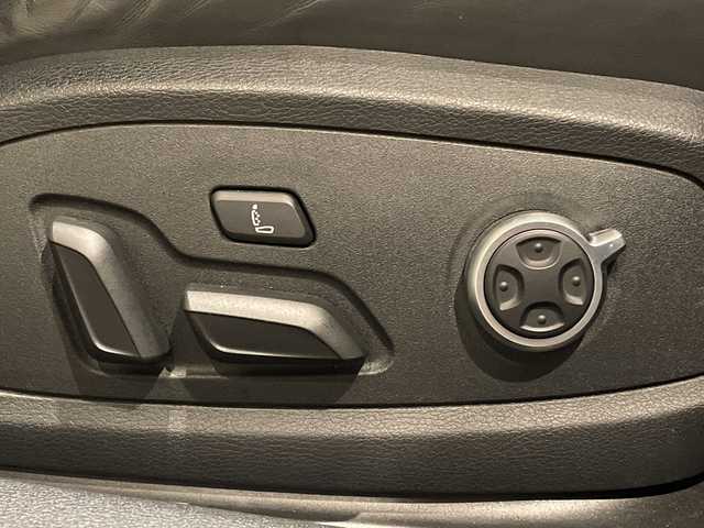 アウディ ＲＳ５ スポーツバック 新潟県 2019(令1)年 3.9万km ミトスブラックメタリック オプション/RSスポーツエグゾーストシステム/デコラティブパネルカーボン/アシスタンスパッケージ/・パークアシスト/・サラウンドビューカメラ/前後シートヒーター/標準装備/Bang & Olufsen 3D アドバンストサウンドシステム/MMIナビゲーション/・ハンズフリー（Bluetooth）/・Audi connect/・Audi connect セーフティ&サービス/・バーチャルコックピット/・TVチューナー/マトリクスLEDヘッドライト/アダプティブクルーズコントロール/アウディアクティブレーンアシスト/アウディプレセンスシティ/アウディサイドアシスト/メモリパワーシート/ETC2.0/ドライブレコーダー