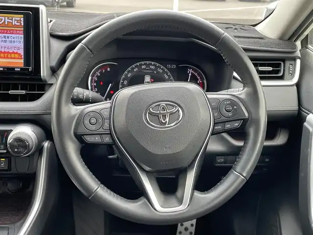 トヨタ ＲＡＶ４ G Zパッケージ 岡山県 2020(令2)年 5.2万km ホワイトパールクリスタルシャイン 純正ナビ/（FM/AM/BT/TV)/安全装備/・レーンキープアシスト/・衝突被害軽減システム/・横滑り防止装置/・盗難防止装置/電動リアゲート/クルーズコントロール/ETC/バックカメラ/フルセグテレビ/サンルーフ/ドライブレコーダー/モデリスタエアロ/パワーシート/レザーシート/シートヒータ/純正フロアマット/オートマチックハイビーム/純正アルミホイール/ドアバイザー/ウィンカーミラー/プッシュスタート