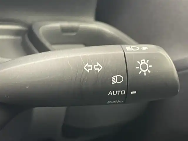 トヨタ シエンタ ハイブリッド Z 愛知県 2023(令5)年 2.4万km ベージュ 純正１０．５型ナビ　フルセグＴＶ　ＢＴ　全方位カメラ　シートヒーター　ステアリングヒーター　コンフォートＰＫＧ　内蔵型ドラレコ　セーフティセンス　衝突軽減　追従クルコン　コーナーセンサー　ＢＳＭ　LEDオートライト　純正フロアマット　禁煙車