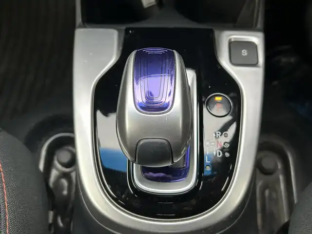 ホンダ フィット ハイブリット Sパッケージ 和歌山県 2016(平28)年 4.6万km ミッドナイトブルービームM 純正7インチナビ（VXM-174VFXi）/ワンセグTV/（BT/CD/DVD/AM/FM/USB)/バックカメラ/横滑り防止/ABS/CTBA/クルーズコントロール/ビルトインETC/パドルシフト/ステアリングリモコン/純正16インチアルミ/純正フロアマット/HIDヘッドライト/フォグランプ/ドアバイザー/プッシュスタート