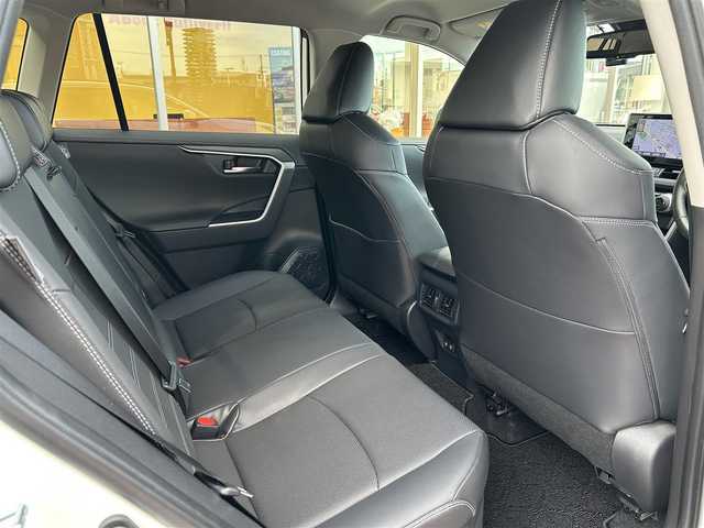 トヨタ ＲＡＶ４ ハイブリットG 香川県 2022(令4)年 4.8万km ホワイトパールクリスタルシャイン ワンオーナー/純正ディスプレイオーディオナビ/【フルセグ/Bluetooth】/パノミラックビューモニター/モデリスタフルエアロ/レザーシート/シートヒーター/シートベンチレーション/トヨタセーフティセンス/レーダークルーズコントロール/電動リアゲート/LEDヘッドライト/プリクラッシュセーフティ/レーンキープアシスト/オートマチックハイビーム/クリアランスソナー/ハンドルヒーター/純正ビルトインETC/純正18インチアルミ