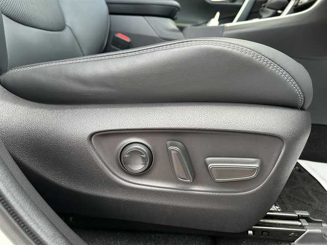 トヨタ ＲＡＶ４ ハイブリットG 香川県 2022(令4)年 4.8万km ホワイトパールクリスタルシャイン ワンオーナー/純正ディスプレイオーディオナビ/【フルセグ/Bluetooth】/パノミラックビューモニター/モデリスタフルエアロ/レザーシート/シートヒーター/シートベンチレーション/トヨタセーフティセンス/レーダークルーズコントロール/電動リアゲート/LEDヘッドライト/プリクラッシュセーフティ/レーンキープアシスト/オートマチックハイビーム/クリアランスソナー/ハンドルヒーター/純正ビルトインETC/純正18インチアルミ