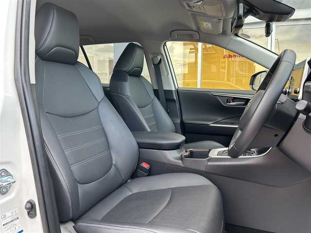 トヨタ ＲＡＶ４ ハイブリットG 香川県 2022(令4)年 4.8万km ホワイトパールクリスタルシャイン ワンオーナー/純正ディスプレイオーディオナビ/【フルセグ/Bluetooth】/パノミラックビューモニター/モデリスタフルエアロ/レザーシート/シートヒーター/シートベンチレーション/トヨタセーフティセンス/レーダークルーズコントロール/電動リアゲート/LEDヘッドライト/プリクラッシュセーフティ/レーンキープアシスト/オートマチックハイビーム/クリアランスソナー/ハンドルヒーター/純正ビルトインETC/純正18インチアルミ