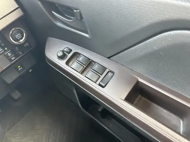 トヨタ ルーミー G 長崎県 2019(令1)年 10.5万km パールホワイトⅢ (株)IDOMが運営する【じしゃロン長崎店】の自社ローン専用車両になりますこちらは現金またはオートローンご利用時の価格です。自社ローンご希望の方は別途その旨お申付け下さい/社外ナビ　/バックカメラ　/両側パワースライドドア　/フリップダウンモニター　/ＬＥＤヘッドライト　/オートライト　/ＥＴＣ　/スマートアシスト　/クルコン　/コーナーセンサー　/電格ミラー　/プッシュスタート