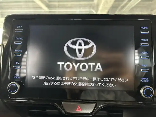 トヨタ ヤリスクロス ハイブリッド Z 佐賀県 2020(令2)年 4.6万km ブラックマイカ 純正8インチディスプレイオーディオ/【Mirrorcast.Bluetooth】/衝突被害軽減システム/ブラインドスポットモニター/レーダークルーズコントロール/レーンアシスト/パーキングサポートブレーキ/クリアランスソナー/オートブレーキホールド/ロードサインアシスト/オートマチックハイビーム/オートライト/全方位バックカメラ/純正前方ドライブレコーダー/運転席パワーシート/運転席・助手席シートヒーター/ステアリングヒーター/ビルトインETC2.0/LEDヘッドライト/ハーフレザーシート/純正18インチアルミホイール/純正フロアマット