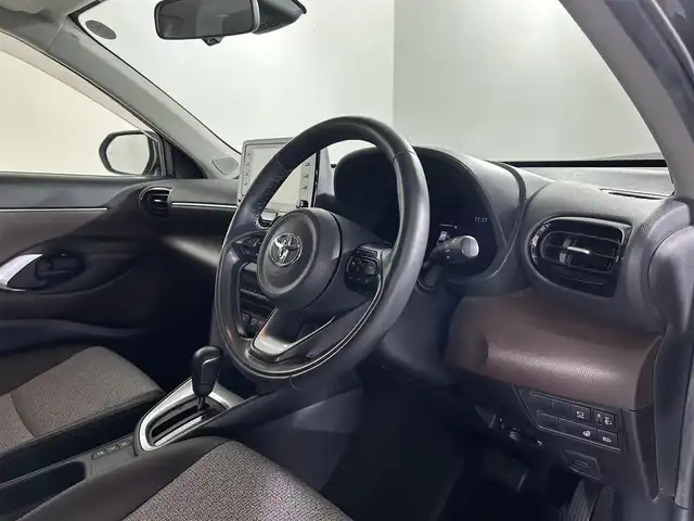 トヨタ ヤリスクロス ハイブリッド Z 佐賀県 2020(令2)年 4.6万km ブラックマイカ 純正8インチディスプレイオーディオ/【Mirrorcast.Bluetooth】/衝突被害軽減システム/ブラインドスポットモニター/レーダークルーズコントロール/レーンアシスト/パーキングサポートブレーキ/クリアランスソナー/オートブレーキホールド/ロードサインアシスト/オートマチックハイビーム/オートライト/全方位バックカメラ/純正前方ドライブレコーダー/運転席パワーシート/運転席・助手席シートヒーター/ステアリングヒーター/ビルトインETC2.0/LEDヘッドライト/ハーフレザーシート/純正18インチアルミホイール/純正フロアマット