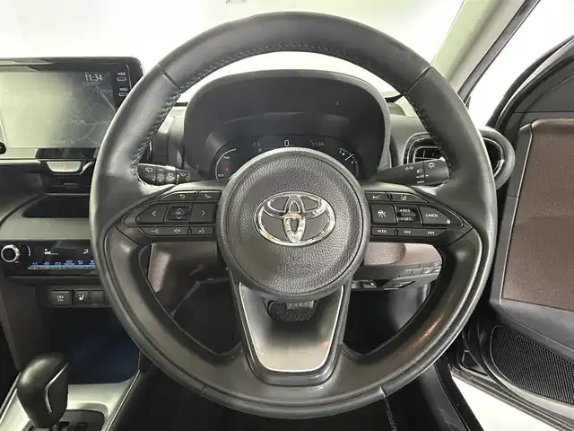 トヨタ ヤリスクロス ハイブリッド Z 佐賀県 2020(令2)年 4.6万km ブラックマイカ 純正8インチディスプレイオーディオ/【Mirrorcast.Bluetooth】/衝突被害軽減システム/ブラインドスポットモニター/レーダークルーズコントロール/レーンアシスト/パーキングサポートブレーキ/クリアランスソナー/オートブレーキホールド/ロードサインアシスト/オートマチックハイビーム/オートライト/全方位バックカメラ/純正前方ドライブレコーダー/運転席パワーシート/運転席・助手席シートヒーター/ステアリングヒーター/ビルトインETC2.0/LEDヘッドライト/ハーフレザーシート/純正18インチアルミホイール/純正フロアマット