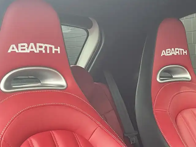 アバルト ５９５ ツーリズモ 静岡県 2018(平30)年 2.6万km 白 後期モデル/Bluetoothオーディオ　USB AUX/赤レザーシート /パドルシフト/前後ドライブレコーダー/HIDヘッドライト/フォグランプ /純正OP ETC/キーレス