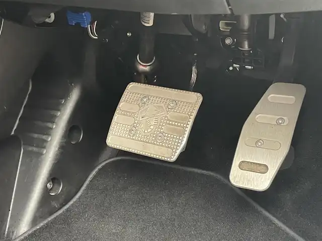 アバルト ５９５ ツーリズモ 静岡県 2018(平30)年 2.6万km 白 後期モデル/Bluetoothオーディオ　USB AUX/赤レザーシート /パドルシフト/前後ドライブレコーダー/HIDヘッドライト/フォグランプ /純正OP ETC/キーレス