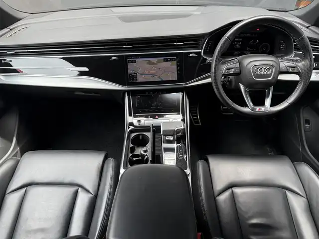 アウディ Ｑ７ 45 Sラインリミテッド 和歌山県 2020(令2)年 5.7万km ディープブラックパールエフェクト メーカーナビ/（Bカメラ、TV、Bluetooth、AM、FM、USB、AppleCarplay、AndroidAuto）/メーターパネルナビ/ヘッドアップディスプレイ/レザーシート/パワーシート/シートメモリ/シートヒーター/デュアルエアコン/リアエアコン/BSM/レーダークルーズコントロール/純正ドライブレコーダー前後/電動リアゲート/ETC2.0/パドルシフト/リアパーキングシステム/パーキングシステムプラス/リアビューカメラ/アラウンドビューカメラ/フロントクロストラフィックアシスト/リアクロストラフィックアシスト/運転操作アシスト/降車警告システム/接近警告/ターンアシスト/SOSコール/オンラインロードサイドアシスタンス/車線逸脱警報/アイドリングストップ/シートバックモニター/オールウェザーライト/電動パーキングブレーキ/HOLDボタン/横滑り防止装置/車線逸脱警報/スマートキー/スペアキー/ワンオーナー/保証書/取扱説明書/ディーラー1年毎記録簿