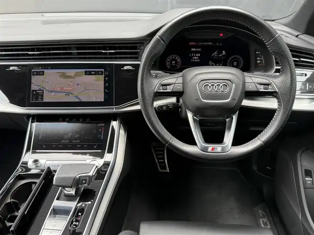 アウディ Ｑ７ 45 Sラインリミテッド 和歌山県 2020(令2)年 5.7万km ディープブラックパールエフェクト メーカーナビ/（Bカメラ、TV、Bluetooth、AM、FM、USB、AppleCarplay、AndroidAuto）/メーターパネルナビ/ヘッドアップディスプレイ/レザーシート/パワーシート/シートメモリ/シートヒーター/デュアルエアコン/リアエアコン/BSM/レーダークルーズコントロール/純正ドライブレコーダー前後/電動リアゲート/ETC2.0/パドルシフト/リアパーキングシステム/パーキングシステムプラス/リアビューカメラ/アラウンドビューカメラ/フロントクロストラフィックアシスト/リアクロストラフィックアシスト/運転操作アシスト/降車警告システム/接近警告/ターンアシスト/SOSコール/オンラインロードサイドアシスタンス/車線逸脱警報/アイドリングストップ/シートバックモニター/オールウェザーライト/電動パーキングブレーキ/HOLDボタン/横滑り防止装置/車線逸脱警報/スマートキー/スペアキー/ワンオーナー/保証書/取扱説明書/ディーラー1年毎記録簿