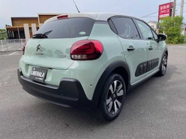 シトロエン シトロエン Ｃ３ インスパイアード by ジャパンコレクション 宮崎県 2020(令2)年 5.4万km アーモンドグリーン ワンオーナー/限定車　Hisui（翡翠）/・ブロンズフォグランプベゼル/・ブロンズエアバンプ/・ブロンズ／ブラックルーフステッカー/・アーモンドグリーン/ディスプレイオーディオ/・アップルカープレイ /・アンドロイドオート/・Bluetooth/・AM FM/バックカメラ/・コーナーセンサー/ブラインドスポットモニター/アイドリングストップ/クルーズコントロール/・レーン警告/衝突警告/プッシュスタート/ETC/LEDヘッドライト/・オートライト/・オートハイビーム/純正16インチアルミホイール