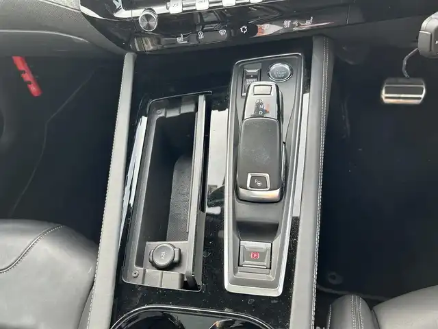 プジョー ５０８ SW GT ブルーHDi 滋賀県 2020(令2)年 6.3万km パール サンルーフ/ナイトビジョン/レザーシート/・前席パワーシート/・前席シートヒーター /ACC/BSM/純正ナビ/（BT/DTV/CarPlay）/FOCALスピーカー/ETC/コーナーセンサー/純正18インチAW