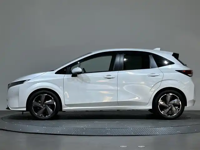 日産 オーラ G 愛媛県 2024(令6)年 0.3万km ピュアホワイトパール ・９型ナビ（フルセグＴＶ・ＢＴ・ＦＭＡＭ）/・全方位カメラ　/・デジタルインナーミラー　/・オートマチックハイビーム　/・ステアリングリモコン　/・ＬＥＤヘッドライト