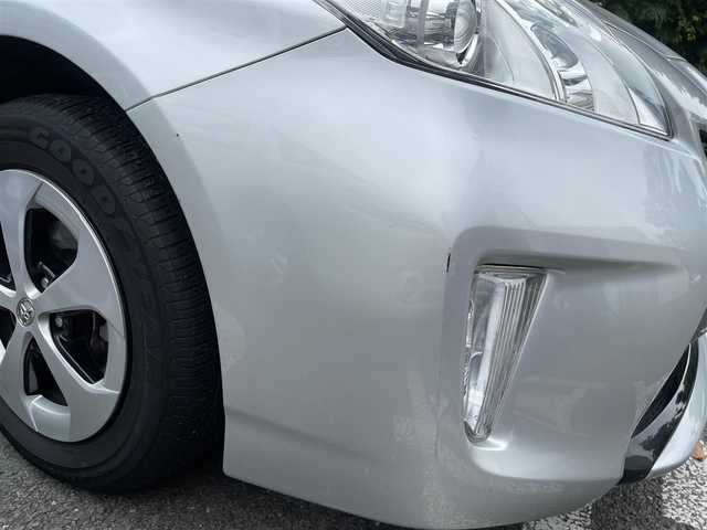 トヨタ プリウス L 埼玉県 2012(平24)年 2.4万km シルバーM /純正メモリナビ//ワンセグTV//CD&Bluetooth//ビルトインETC//プッシュスタート//W.サイド.カーテンエアバッグ//ABS//横滑り防止装置//電動コーナーポール//オートライト//ドアバイザー//新車時保証書//取扱説明書//ナビ取説//スペアキー