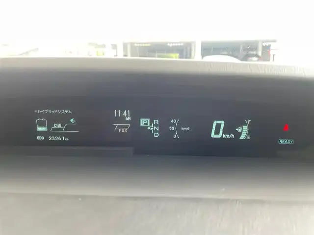 トヨタ プリウス L 埼玉県 2012(平24)年 2.4万km シルバーM /純正メモリナビ//ワンセグTV//CD&Bluetooth//ビルトインETC//プッシュスタート//W.サイド.カーテンエアバッグ//ABS//横滑り防止装置//電動コーナーポール//オートライト//ドアバイザー//新車時保証書//取扱説明書//ナビ取説//スペアキー