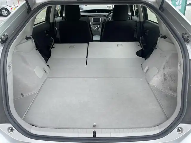 トヨタ プリウス L 埼玉県 2012(平24)年 2.4万km シルバーM /純正メモリナビ//ワンセグTV//CD&Bluetooth//ビルトインETC//プッシュスタート//W.サイド.カーテンエアバッグ//ABS//横滑り防止装置//電動コーナーポール//オートライト//ドアバイザー//新車時保証書//取扱説明書//ナビ取説//スペアキー