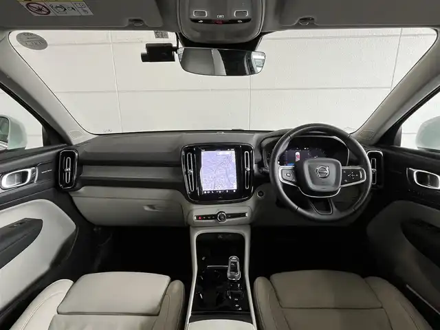 ボルボ ボルボ ＸＣ４０ アルティメット B4 AWD 山形県 2022(令4)年 3.9万km クリスタルホワイトP Google Apps and Services/ナビゲーションシステム/360°カメラ/パイロットアシスト/ステアリングアシスト/アダプティブクルーズコントロール/衝突軽減ブレーキ/全席シートヒーター/ステアリングヒーター/ミラーヒーター/ホワイトレザーシート/AppleCarplay