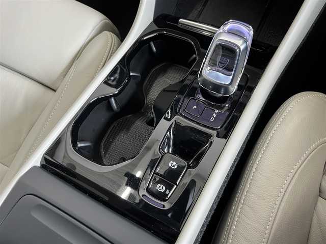 ボルボ ボルボ ＸＣ４０ アルティメット B4 AWD 山形県 2022(令4)年 3.9万km クリスタルホワイトP Google Apps and Services/ナビゲーションシステム/360°カメラ/パイロットアシスト/ステアリングアシスト/アダプティブクルーズコントロール/衝突軽減ブレーキ/全席シートヒーター/ステアリングヒーター/ミラーヒーター/ホワイトレザーシート/AppleCarplay