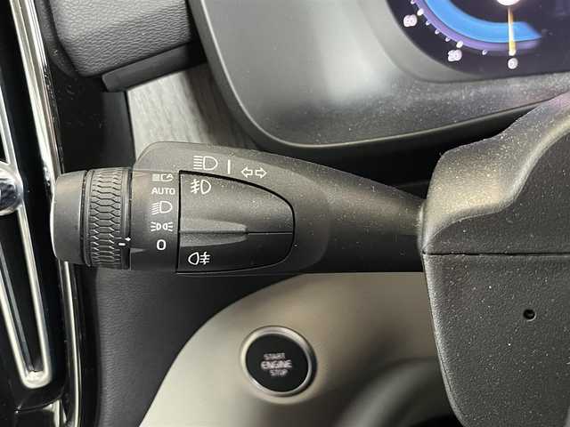 ボルボ ボルボ ＸＣ４０ アルティメット B4 AWD 山形県 2022(令4)年 3.9万km クリスタルホワイトP Google Apps and Services/ナビゲーションシステム/360°カメラ/パイロットアシスト/ステアリングアシスト/アダプティブクルーズコントロール/衝突軽減ブレーキ/全席シートヒーター/ステアリングヒーター/ミラーヒーター/ホワイトレザーシート/AppleCarplay