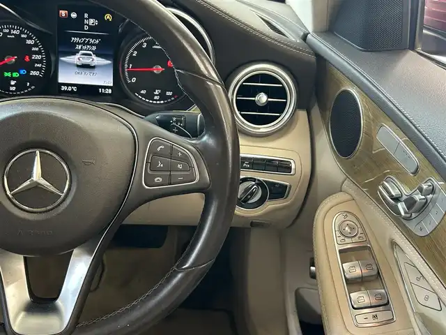 メルセデス・ベンツ Ｃ２００ エクスクルーシブラインリミテッド 東京都 2015(平27)年 3.8万km ヒヤシンスレッド 純正HDDナビ/(フルセグTV/BT/CD/DVD/SD)/バックカメラ/コーナーセンサー/ベージュハーフレザーシート/前席パワーシート/前席シートヒーター/運転席メモリーシート/レーダークルーズコントロール/衝突被害軽減ブレーキ/ブラインドスポットモニター/LKA/ステアリングアシスト/前後方ドライブレコーダー/(ユピテル　Y3000)/アイドリングストップ/オートライト/LED/リアフォグランプ/電動格納ウインカーミラー/電動パーキングブレーキ/スマートキー/プッシュスタート/革巻きステアリング/ステアリングスイッチ/パドルシフト/純正フロアマット/ETC/ISOFIX/リアプライバシーガラス/横滑り防止装置/W+サイド+カーテンSRS&ABS/取扱説明書