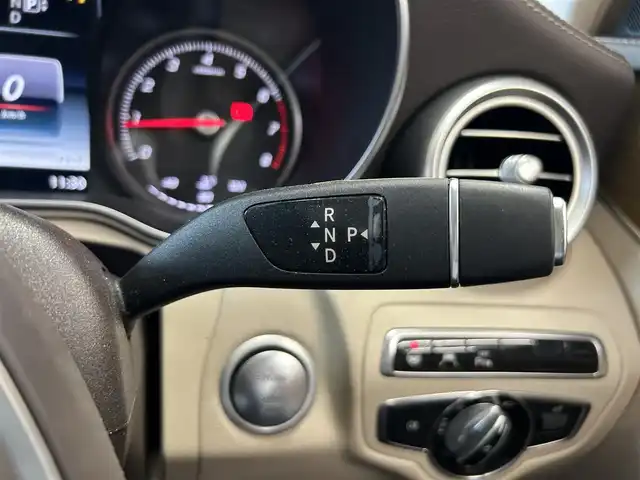 メルセデス・ベンツ Ｃ２００ エクスクルーシブラインリミテッド 東京都 2015(平27)年 3.8万km ヒヤシンスレッド 純正HDDナビ/(フルセグTV/BT/CD/DVD/SD)/バックカメラ/コーナーセンサー/ベージュハーフレザーシート/前席パワーシート/前席シートヒーター/運転席メモリーシート/レーダークルーズコントロール/衝突被害軽減ブレーキ/ブラインドスポットモニター/LKA/ステアリングアシスト/前後方ドライブレコーダー/(ユピテル　Y3000)/アイドリングストップ/オートライト/LED/リアフォグランプ/電動格納ウインカーミラー/電動パーキングブレーキ/スマートキー/プッシュスタート/革巻きステアリング/ステアリングスイッチ/パドルシフト/純正フロアマット/ETC/ISOFIX/リアプライバシーガラス/横滑り防止装置/W+サイド+カーテンSRS&ABS/取扱説明書