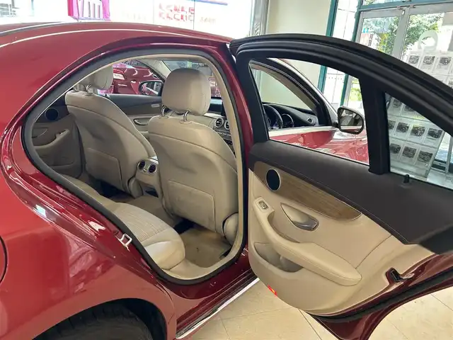 メルセデス・ベンツ Ｃ２００ エクスクルーシブラインリミテッド 東京都 2015(平27)年 3.8万km ヒヤシンスレッド 純正HDDナビ/(フルセグTV/BT/CD/DVD/SD)/バックカメラ/コーナーセンサー/ベージュハーフレザーシート/前席パワーシート/前席シートヒーター/運転席メモリーシート/レーダークルーズコントロール/衝突被害軽減ブレーキ/ブラインドスポットモニター/LKA/ステアリングアシスト/前後方ドライブレコーダー/(ユピテル　Y3000)/アイドリングストップ/オートライト/LED/リアフォグランプ/電動格納ウインカーミラー/電動パーキングブレーキ/スマートキー/プッシュスタート/革巻きステアリング/ステアリングスイッチ/パドルシフト/純正フロアマット/ETC/ISOFIX/リアプライバシーガラス/横滑り防止装置/W+サイド+カーテンSRS&ABS/取扱説明書