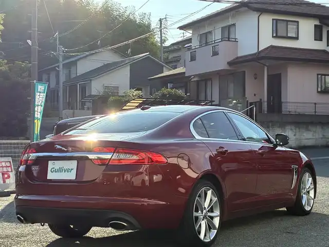 ジャガー ＸＦ 3．0 プレミアム ラグジュアリー 熊本県 2012(平24)年 3.6万km イタリアンレーシングレッド 純正メーカーナビ/【フルセグTV/CD/DVD】/バックカメラ/クルーズコントロール/コーナーセンサー/純正19インチAW/レザーシート/前席パワーシート/ウィンカーミラー/オートLEDヘッドライト/プッシュスタート/スマートキー/純正フロアマット/横滑り防止装置/盗難防止装置/ABS/取扱説明書/スペアキー