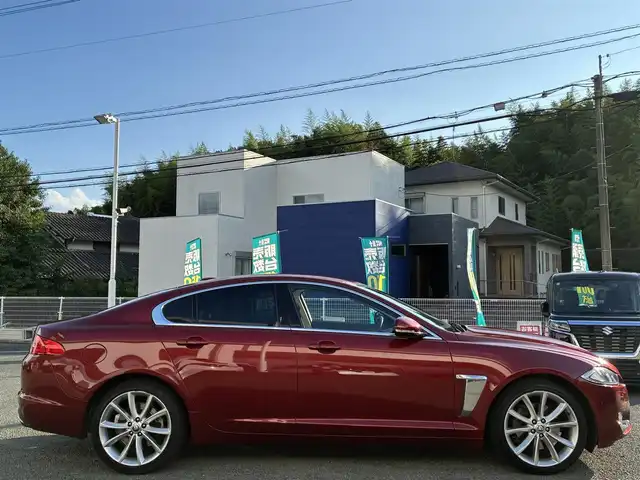 ジャガー ＸＦ 3．0 プレミアム ラグジュアリー 熊本県 2012(平24)年 3.6万km イタリアンレーシングレッド 純正メーカーナビ/【フルセグTV/CD/DVD】/バックカメラ/クルーズコントロール/コーナーセンサー/純正19インチAW/レザーシート/前席パワーシート/ウィンカーミラー/オートLEDヘッドライト/プッシュスタート/スマートキー/純正フロアマット/横滑り防止装置/盗難防止装置/ABS/取扱説明書/スペアキー