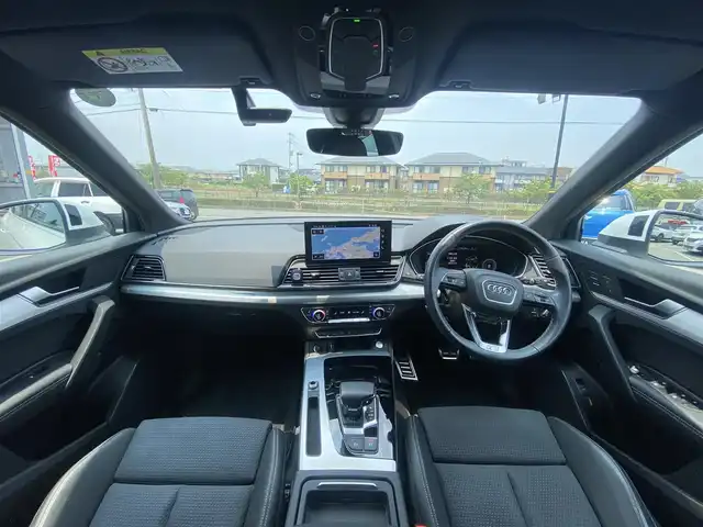 アウディ Ｑ５ 40TDIクワトロ Sライン 福岡県 2022(令4)年 2.2万km 白 ・純正MMIナビ/BT/USB/Apple Car Play/Android Auto/・バーチャルコックピット/・サラウンドビューカメラ/・ Dinamica/ハーフレザーコンビシート/・前席パワーシート/・全席シートヒーター/・Audiプレセンス/・Audiサイドアシスト/・Audiアクティブレーンアシスト/・マトリクスLEDヘッドライト/・デイタイムランニングライト/・パワーテールゲート/・Auto Hold/・パドルシフト/・Audiドライブセレクト/・ETC2.0/・純正20インチAW/・アドバンストキー/・純正前後型ドラレコレコーダー/・保証書/取扱説明書 /・スペアキー