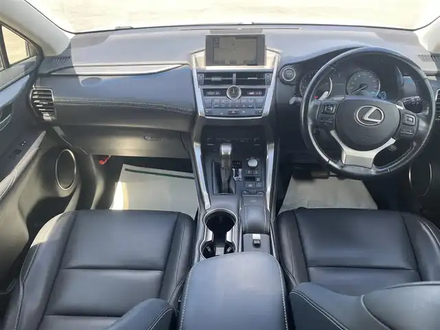 レクサス ＮＸ 200t Iパッケージ 山形県 2015(平27)年 8.3万km ソニッククォーツ 4WD/衝突被害軽減/純正SDナビ/　　【CD　DVD　BT　フルセグ　AUX　USB】/バックカメラ/クルーズコントロール/LEDオートライト/レザーシート/シートヒーター/パワーシートD＋N席/純正18インチアルミホイール/コーナーセンサー/横滑り防止装置/アイドリングストップ/MTモード付AT/カーテンエアバック/電動格納ミラー/ウィンカーミラー/ステアリングスイッチ/スマートキー/スペアキー/ETC