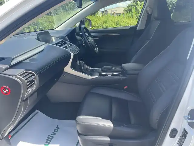 レクサス ＮＸ 200t Iパッケージ 山形県 2015(平27)年 8.3万km ソニッククォーツ 4WD/衝突被害軽減/純正SDナビ/　　【CD　DVD　BT　フルセグ　AUX　USB】/バックカメラ/クルーズコントロール/LEDオートライト/レザーシート/シートヒーター/パワーシートD＋N席/純正18インチアルミホイール/コーナーセンサー/横滑り防止装置/アイドリングストップ/MTモード付AT/カーテンエアバック/電動格納ミラー/ウィンカーミラー/ステアリングスイッチ/スマートキー/スペアキー/ETC