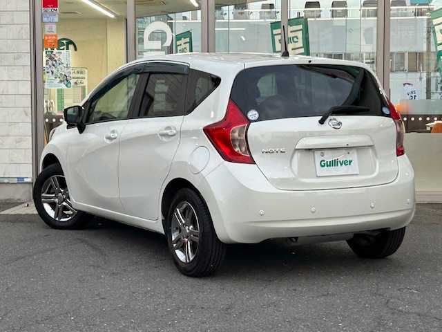日産 ノート X FOUR V セレクション+セーフティⅡ 青森県 2016(平28)年 6.1万km ブリリアントホワイトパール KENWOODオーディオ/プリクラッシュセーフティ/横滑り防止装置/レーンアシスト/前後コーナーセンサー/フォグライト/全方位カメラ/バックカメラ/ETC/冬タイヤ(185/70/14)/スペアキー1本/エンジンスターター/取扱説明書