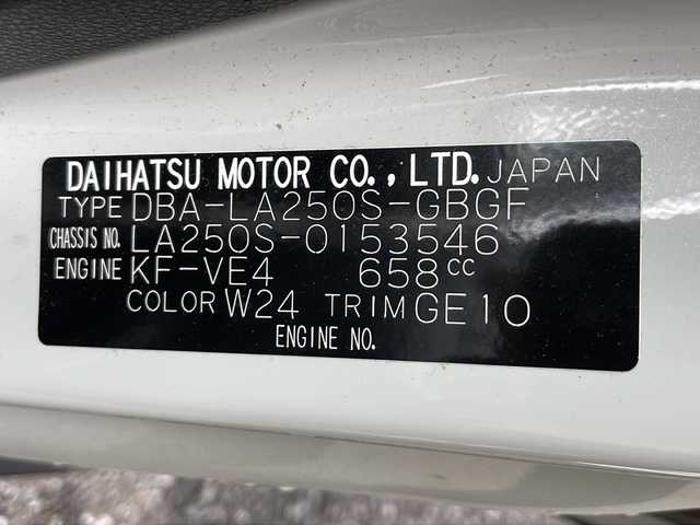 ダイハツ キャスト アクティバ G SAⅢ 岐阜県 2018(平30)年 5.4万km パールホワイトⅢ 禁煙車/純正ナビ（CN-RE05WD）/AM/FM/CD/DVD/BT/SD/フルセグTV/バックカメラ/衝突軽減ブレーキ/オートライト/オートハイビーム/LEDヘッドライト/フォグランプ/パーキングセンサー/ETC/ドライブレコーダー/プッシュスタート/スマートキー/純正アルミホイール/ステアリングリモコン /スタッドレスAWセット積込/純正フロアマット/純正ドアバイザー/純正アルミホイール