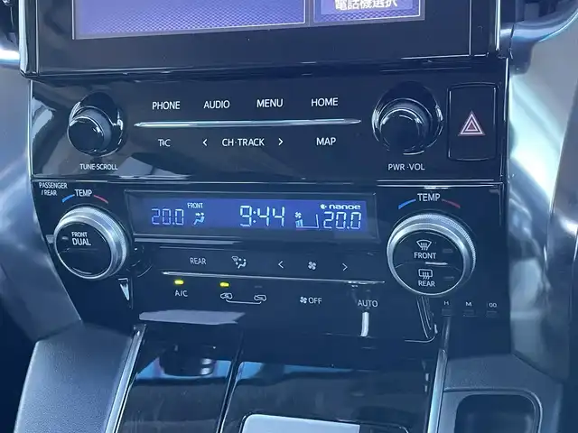 トヨタ アルファード S 道央・札幌 2020(令2)年 6.5万km スパークリングブラックパールクリスタルシャイン ４WD/純正ディスプレイオーディオ/AM/FM/BT/フルセグ/トヨタセーフティセンス/プリクラッシュセーフティ/横滑り防止装置/レーダークルーズコントロール/レーンキープアシスト/クリアランスソナー/パーキングサポートブレーキ/ロードサインアシスト/バックカメラ/ビルトインETC/ドライブレコーダー/アイドリングストップ/ECOMODE/両側パワースライドドア/革巻きステアリング/ステアリングリモコン/AC100V/電動パーキング/ブレーキホールド/MTモード付AT/プッシュスタート/スマートキー/LEDヘッドライト/オートライト/オートハイビーム/フォグランプ/電動格納ミラー/ウィンカーミラー/純正フロアマット/スペアキー