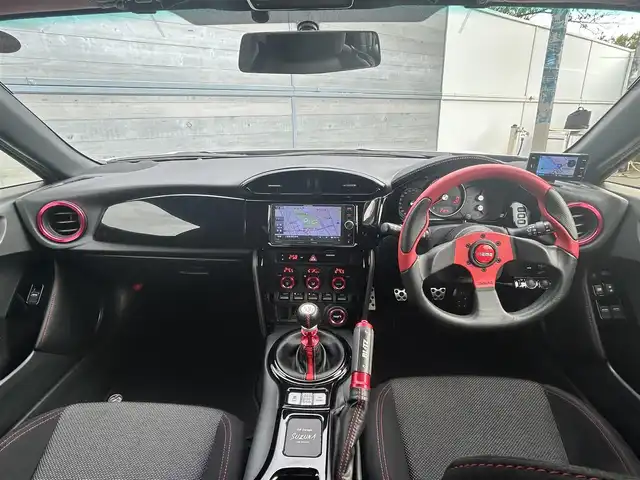 トヨタ ８６ GT 三重県 2014(平26)年 2.8万km クリスタルホワイトパール ワンオーナー/禁煙車/TRDフロントスポイラー/TRDサイドスカート/TRDリアバンパースポイラー/SARD LSRリアウイング/RAYS19インチアルミホイール/TEINダウンサス/柿本改マフラー/MOMOステアリング/ユピテルスーパーキャットレーダー探知機/社外メモリナビ/バックカメラ/ETC