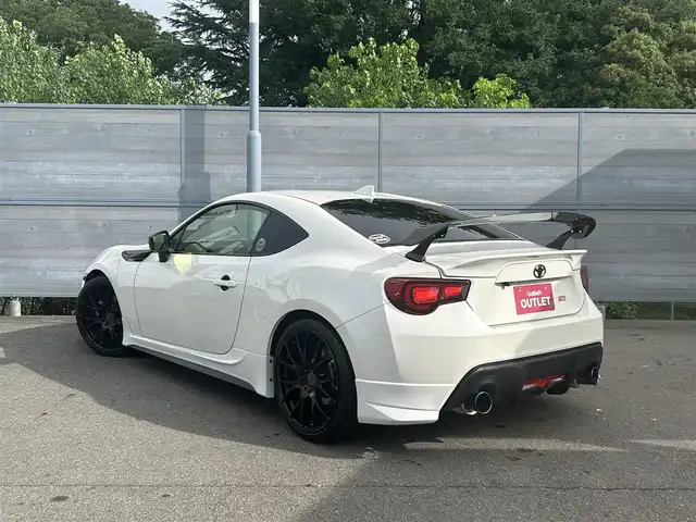 トヨタ ８６ GT 三重県 2014(平26)年 2.8万km クリスタルホワイトパール ワンオーナー/禁煙車/TRDフロントスポイラー/TRDサイドスカート/TRDリアバンパースポイラー/SARD LSRリアウイング/RAYS19インチアルミホイール/TEINダウンサス/柿本改マフラー/MOMOステアリング/ユピテルスーパーキャットレーダー探知機/社外メモリナビ/バックカメラ/ETC