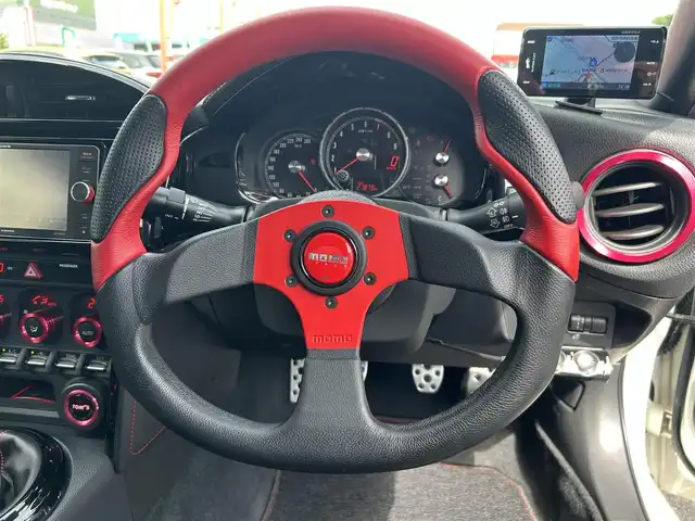 トヨタ ８６ GT 三重県 2014(平26)年 2.8万km クリスタルホワイトパール ワンオーナー/禁煙車/TRDフロントスポイラー/TRDサイドスカート/TRDリアバンパースポイラー/SARD LSRリアウイング/RAYS19インチアルミホイール/TEINダウンサス/柿本改マフラー/MOMOステアリング/ユピテルスーパーキャットレーダー探知機/社外メモリナビ/バックカメラ/ETC