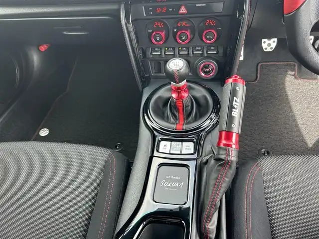 トヨタ ８６ GT 三重県 2014(平26)年 2.8万km クリスタルホワイトパール ワンオーナー/禁煙車/TRDフロントスポイラー/TRDサイドスカート/TRDリアバンパースポイラー/SARD LSRリアウイング/RAYS19インチアルミホイール/TEINダウンサス/柿本改マフラー/MOMOステアリング/ユピテルスーパーキャットレーダー探知機/社外メモリナビ/バックカメラ/ETC