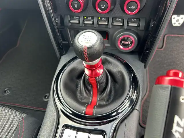 トヨタ ８６ GT 三重県 2014(平26)年 2.8万km クリスタルホワイトパール ワンオーナー/禁煙車/TRDフロントスポイラー/TRDサイドスカート/TRDリアバンパースポイラー/SARD LSRリアウイング/RAYS19インチアルミホイール/TEINダウンサス/柿本改マフラー/MOMOステアリング/ユピテルスーパーキャットレーダー探知機/社外メモリナビ/バックカメラ/ETC