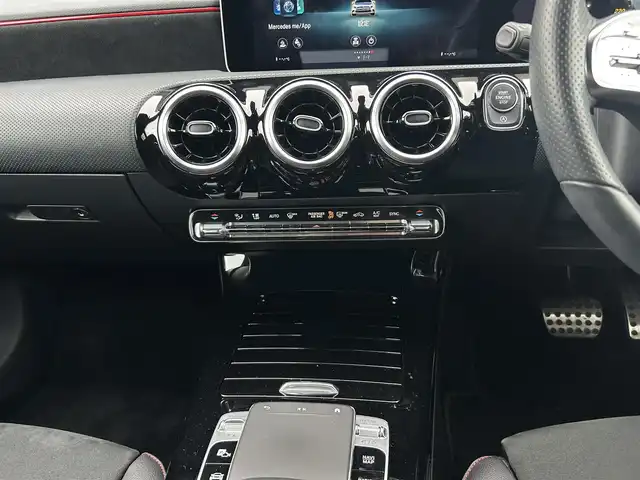 メルセデス・ベンツ Ｍ・ベンツ Ａ２００ｄ AMGライン 茨城県 2019(令1)年 2.4万km ポーラホワイト RSP /ACC /半革 /シートヒーター /ナビ /TV /マルチビ-ムLED /M付パワーシート /レーンキープアシスト /ブラインドスポットアシスト /ステアリングアシスト /バックカメラ /パークトロニック /ETC2.0 /ドラレコ /パドルシフト /禁煙車