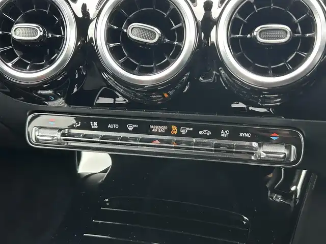 メルセデス・ベンツ Ｍ・ベンツ Ａ２００ｄ AMGライン 茨城県 2019(令1)年 2.4万km ポーラホワイト RSP /ACC /半革 /シートヒーター /ナビ /TV /マルチビ-ムLED /M付パワーシート /レーンキープアシスト /ブラインドスポットアシスト /ステアリングアシスト /バックカメラ /パークトロニック /ETC2.0 /ドラレコ /パドルシフト /禁煙車