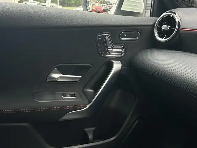 メルセデス・ベンツ Ｍ・ベンツ Ａ２００ｄ AMGライン 茨城県 2019(令1)年 2.4万km ポーラホワイト RSP /ACC /半革 /シートヒーター /ナビ /TV /マルチビ-ムLED /M付パワーシート /レーンキープアシスト /ブラインドスポットアシスト /ステアリングアシスト /バックカメラ /パークトロニック /ETC2.0 /ドラレコ /パドルシフト /禁煙車