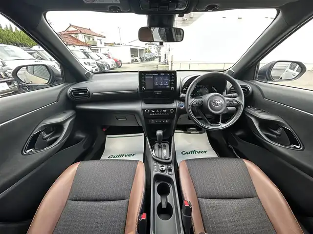 トヨタ ヤリスクロス ハイブリッド Z アドベンチャー 山形県 2023(令5)年 2万km ベージュ 純正ディスプレイオーディオ/・AM/FM/Miracast/Bluetooth/4WD/禁煙車/寒冷地仕様/プリクラッシュセーフティ/全周囲カメラ/レーンキープアシスト/追従式クルーズコントロール/オートホールド/電動パーキングブレーキ/ダウンヒルアシストコントロール/オートライト/オートハイビーム/前席ヒートシーター/D席パワーシート/ETC/横滑り防止装置/ステアリングヒーター/スマートキー