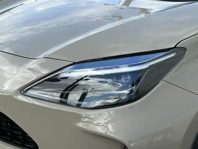 トヨタ ヤリスクロス ハイブリッド Z アドベンチャー 山形県 2023(令5)年 2万km ベージュ 純正ディスプレイオーディオ/・AM/FM/Miracast/Bluetooth/4WD/禁煙車/寒冷地仕様/プリクラッシュセーフティ/全周囲カメラ/レーンキープアシスト/追従式クルーズコントロール/オートホールド/電動パーキングブレーキ/ダウンヒルアシストコントロール/オートライト/オートハイビーム/前席ヒートシーター/D席パワーシート/ETC/横滑り防止装置/ステアリングヒーター/スマートキー