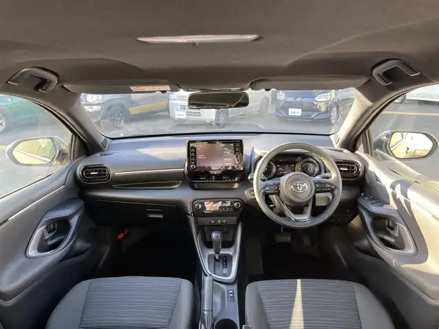 トヨタ ヤリス Z 三重県 2020(令2)年 2.8万km アバンギャルドブロンズメタリック 純正ディスプレイオーディオ（Bluetooth/AM/FM）/バックカメラ/ETC/プッシュスタート/スペアキー/シートヒーター（運転席/助手席）/イージーリターン機能（運転席）/セーフティセンス（プリクラッシュセーフティ/レーントレーシングアシスト/レーダークルーズコントロール/オートマチックヒビーム/ロードサインアシスト/セカンダリーコージョンアシスト/先行車発進告知）/フルLEDヘッドランプ/オートライト/買い物アシストシート（助手席）/シートバックポケット（助手席）シートアンダートレイ（助手席）/ローズメタリック加飾付革巻きステアリングホイール/ステアリングスイッチ（運転席/助手席）/LEDアンビエント照明（インサイドドアハンドル/コンソールボックス）/照明付バニティミラー（運転席/助手席）/ブラック大型リアスポイラー/フルLEDテールランプ/ピアノブラック加飾付デジタルメーター/カラーマルチインフォメーションディスプレイ/オートエアコン/ナノイー/アジャスタブルデッキボード