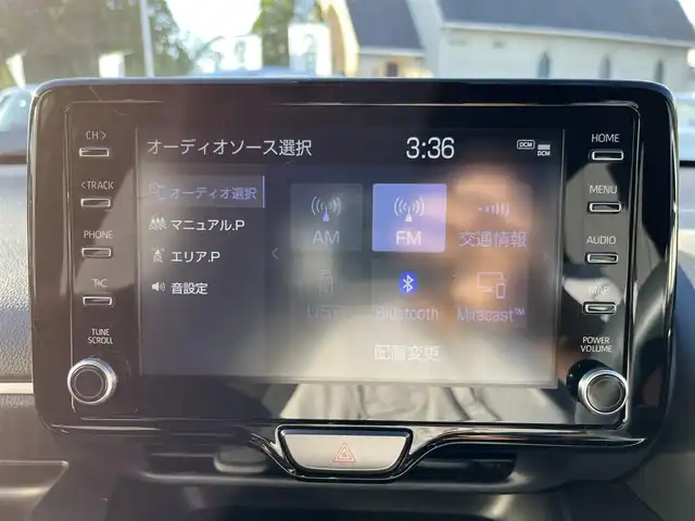 トヨタ ヤリス Z 三重県 2020(令2)年 2.8万km アバンギャルドブロンズメタリック 純正ディスプレイオーディオ（Bluetooth/AM/FM）/バックカメラ/ETC/プッシュスタート/スペアキー/シートヒーター（運転席/助手席）/イージーリターン機能（運転席）/セーフティセンス（プリクラッシュセーフティ/レーントレーシングアシスト/レーダークルーズコントロール/オートマチックヒビーム/ロードサインアシスト/セカンダリーコージョンアシスト/先行車発進告知）/フルLEDヘッドランプ/オートライト/買い物アシストシート（助手席）/シートバックポケット（助手席）シートアンダートレイ（助手席）/ローズメタリック加飾付革巻きステアリングホイール/ステアリングスイッチ（運転席/助手席）/LEDアンビエント照明（インサイドドアハンドル/コンソールボックス）/照明付バニティミラー（運転席/助手席）/ブラック大型リアスポイラー/フルLEDテールランプ/ピアノブラック加飾付デジタルメーター/カラーマルチインフォメーションディスプレイ/オートエアコン/ナノイー/アジャスタブルデッキボード