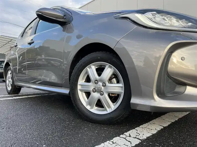 トヨタ ヤリス Z 三重県 2020(令2)年 2.8万km アバンギャルドブロンズメタリック 純正ディスプレイオーディオ（Bluetooth/AM/FM）/バックカメラ/ETC/プッシュスタート/スペアキー/シートヒーター（運転席/助手席）/イージーリターン機能（運転席）/セーフティセンス（プリクラッシュセーフティ/レーントレーシングアシスト/レーダークルーズコントロール/オートマチックヒビーム/ロードサインアシスト/セカンダリーコージョンアシスト/先行車発進告知）/フルLEDヘッドランプ/オートライト/買い物アシストシート（助手席）/シートバックポケット（助手席）シートアンダートレイ（助手席）/ローズメタリック加飾付革巻きステアリングホイール/ステアリングスイッチ（運転席/助手席）/LEDアンビエント照明（インサイドドアハンドル/コンソールボックス）/照明付バニティミラー（運転席/助手席）/ブラック大型リアスポイラー/フルLEDテールランプ/ピアノブラック加飾付デジタルメーター/カラーマルチインフォメーションディスプレイ/オートエアコン/ナノイー/アジャスタブルデッキボード