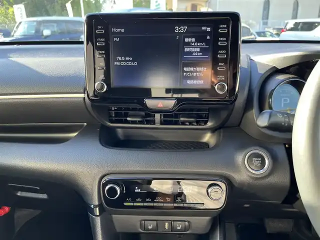 トヨタ ヤリス Z 三重県 2020(令2)年 2.8万km アバンギャルドブロンズメタリック 純正ディスプレイオーディオ（Bluetooth/AM/FM）/バックカメラ/ETC/プッシュスタート/スペアキー/シートヒーター（運転席/助手席）/イージーリターン機能（運転席）/セーフティセンス（プリクラッシュセーフティ/レーントレーシングアシスト/レーダークルーズコントロール/オートマチックヒビーム/ロードサインアシスト/セカンダリーコージョンアシスト/先行車発進告知）/フルLEDヘッドランプ/オートライト/買い物アシストシート（助手席）/シートバックポケット（助手席）シートアンダートレイ（助手席）/ローズメタリック加飾付革巻きステアリングホイール/ステアリングスイッチ（運転席/助手席）/LEDアンビエント照明（インサイドドアハンドル/コンソールボックス）/照明付バニティミラー（運転席/助手席）/ブラック大型リアスポイラー/フルLEDテールランプ/ピアノブラック加飾付デジタルメーター/カラーマルチインフォメーションディスプレイ/オートエアコン/ナノイー/アジャスタブルデッキボード